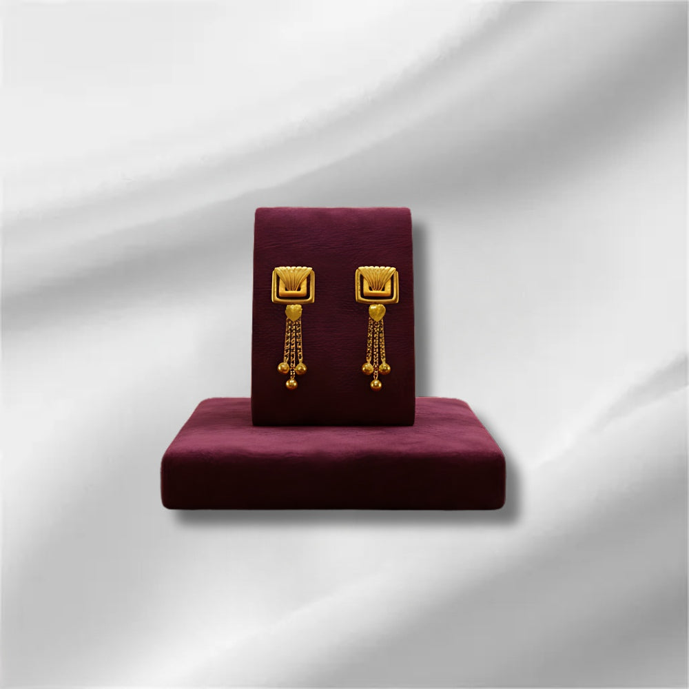 Elegant Shell Drop Gold Earring